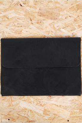 L'Homme Rouge: Despatch Case Black 13"