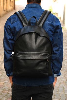 Eastpak: Padded Pak'r Black Leather