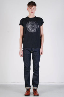 Edwin: Handshake Nay Black Tee