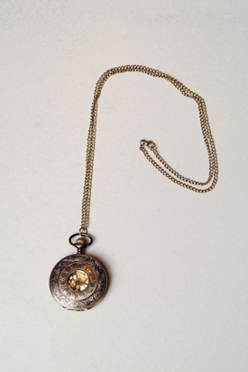 Yokiono: Engraved Watch