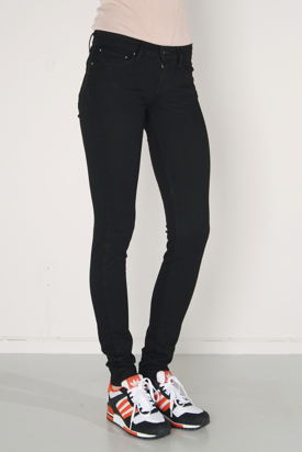 Levis: Demi Curve Skinny Black