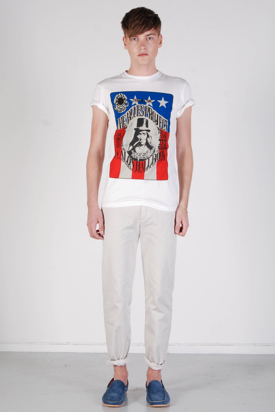 Levis: Standard Graphic Crew Slim Tee