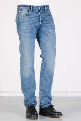 Levis: 501 Original Fit On The Floor