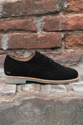 Gram: 380g Black Suede Sko
