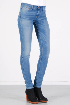 Levis: Demi Curve Skinny Medium Bleach