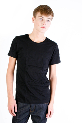 Resteröds: R-neck Black T-shirt