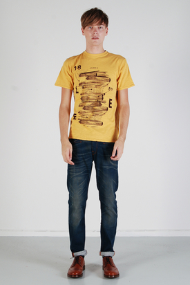 Lee: Journals Tee Yellow